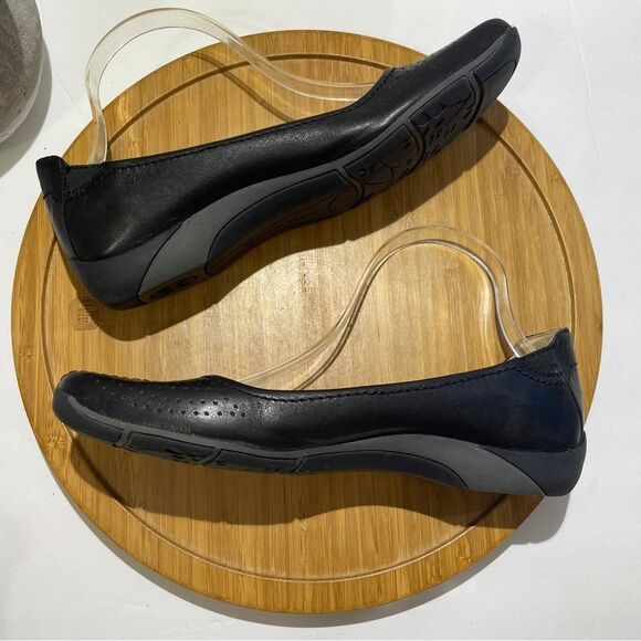 Naturalizer Yadira Black Perforated Leather Ballet Flat Women's 9 Comfort Loafer - Picture 7 of 10